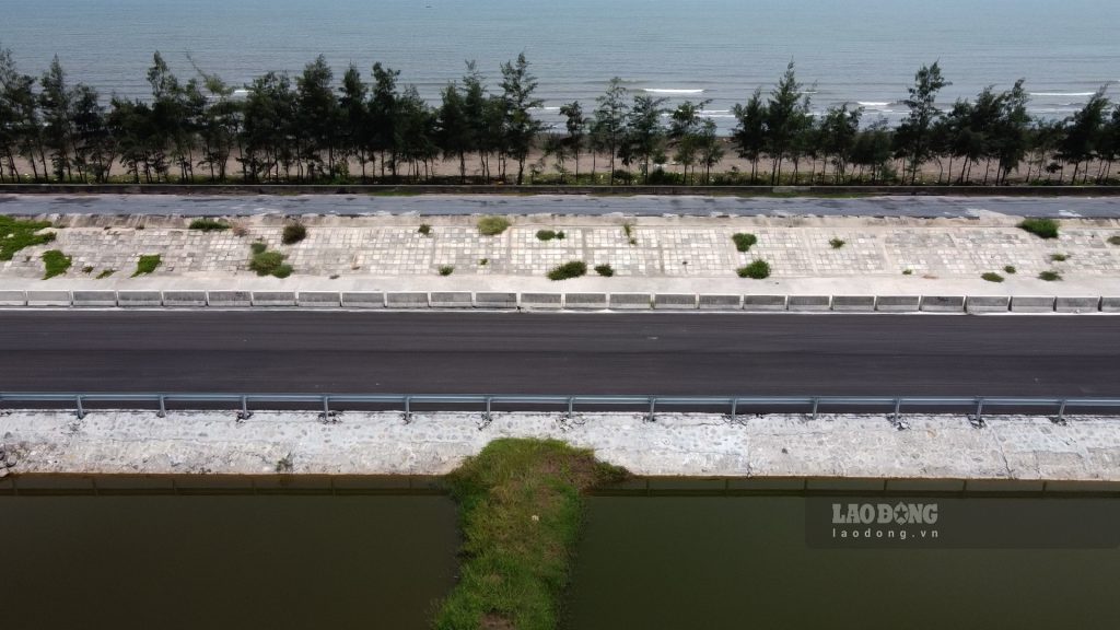 Đường bộ ven biển Nam Định