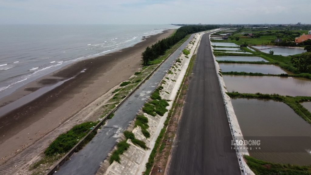 Đường bộ ven biển Nam Định